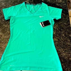 NWT - Nike dri-fit stay cool women’s athletic shirt size medium,color mint green